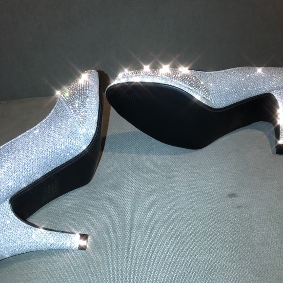 Princess Rhinestone open toe Heels - Picture 5 of 6